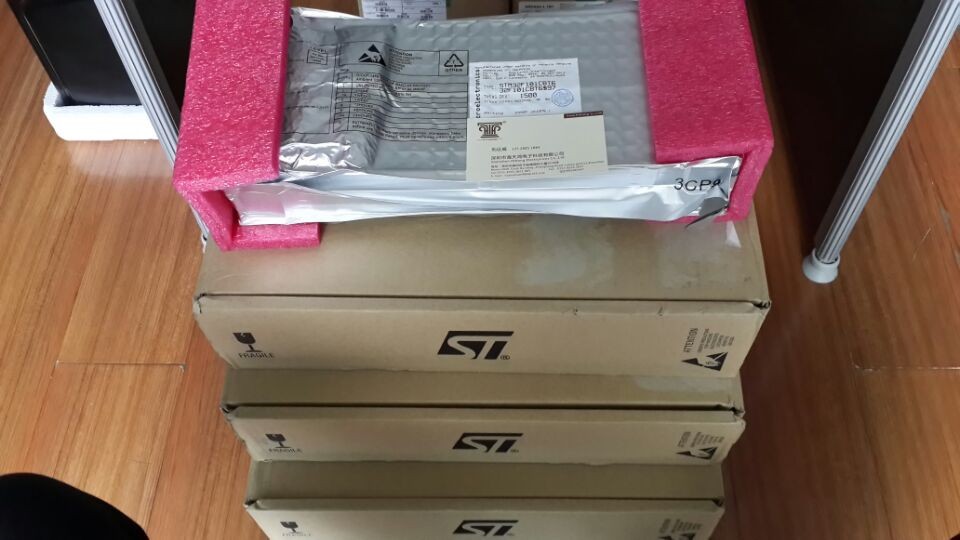 ST MUC 单片机 STM32F101CBT6